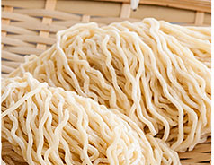卵白麺 ちぢれ